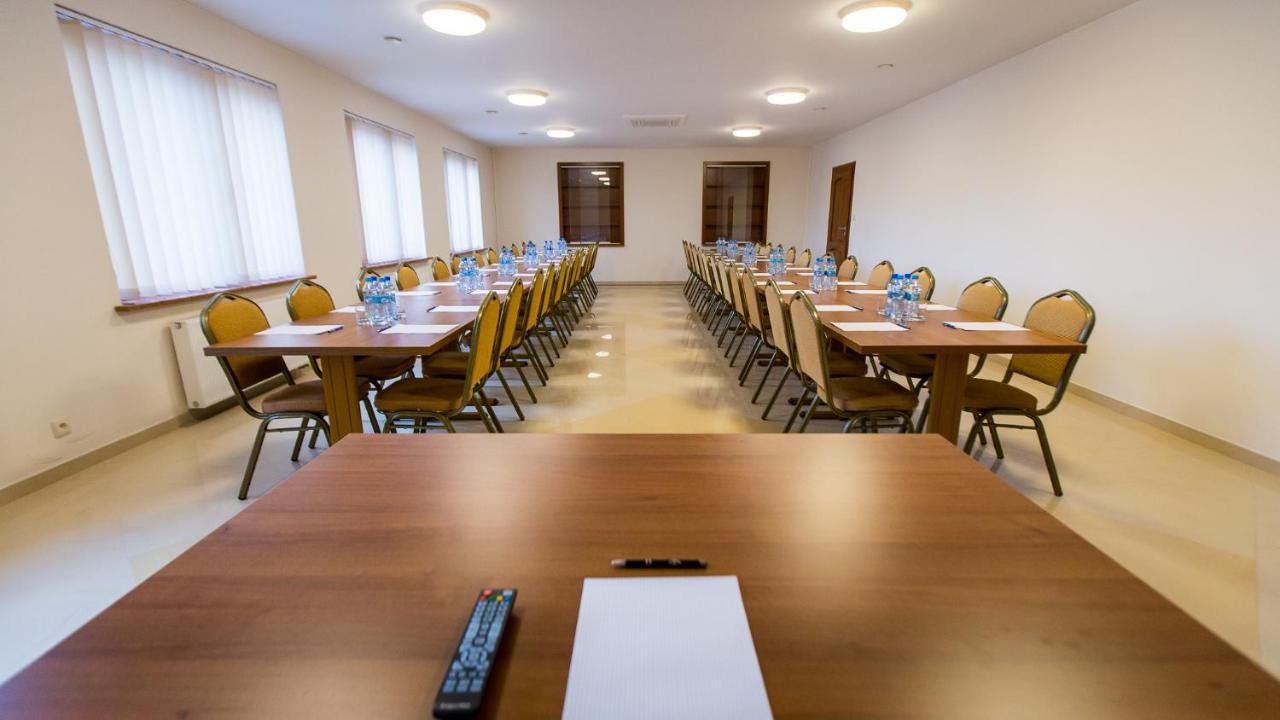 Elgrom Falenty Park Raszyn Buitenkant foto